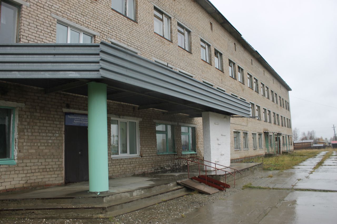 Серовская больница прокомментировала ситуацию вокруг больницы Восточного: "в здании разрешили работать до уровня второго этажа"