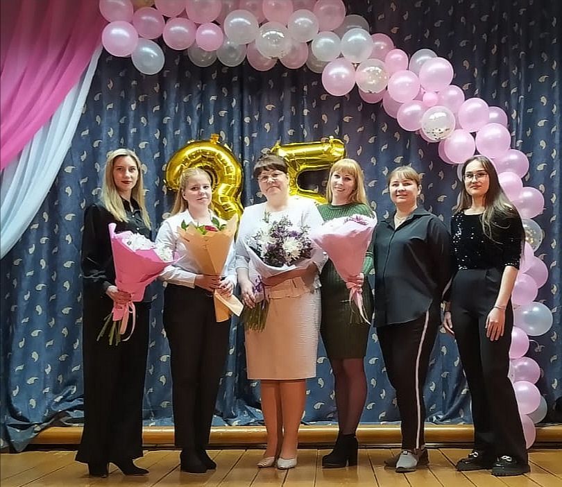 В Восточном прошел юбилейный концерт класса преподавателя музыкальной школы Ирины Саламатовой 