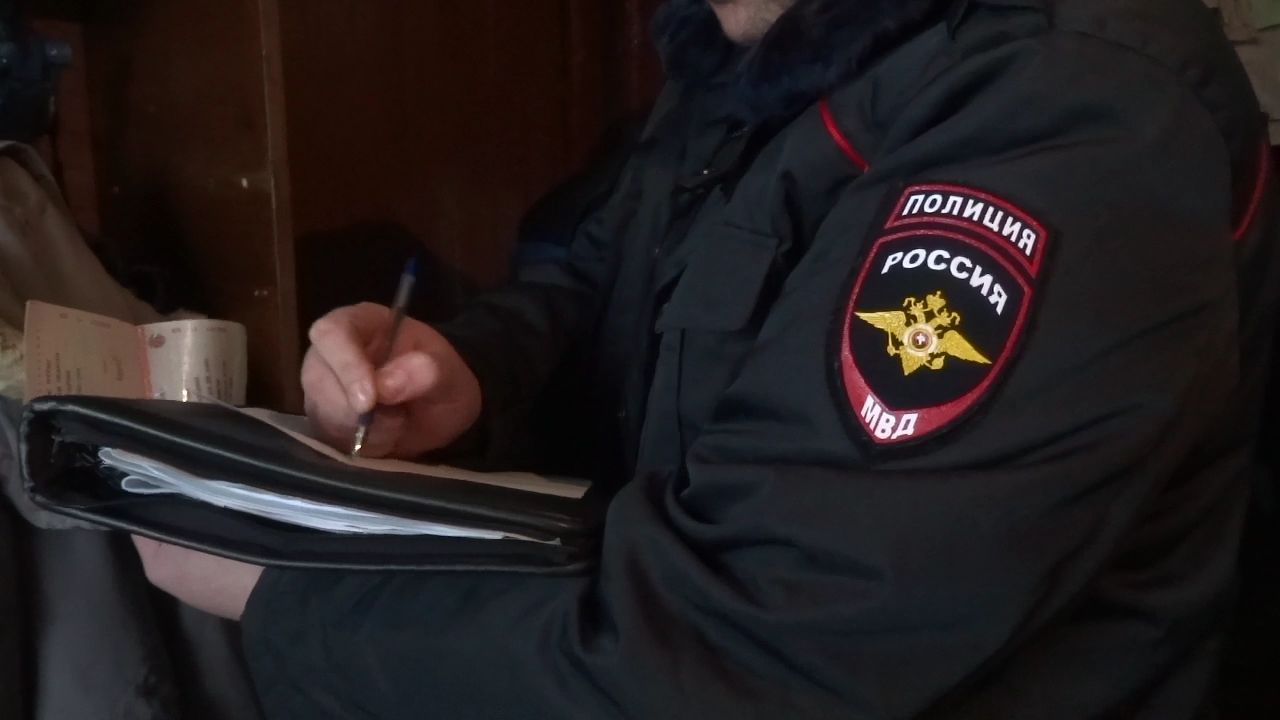 Полицейские проверили "кухонных боксеров" Серова и Сосьвы
