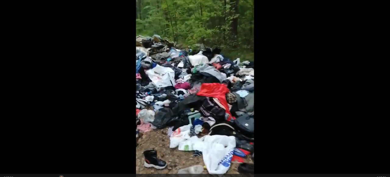 Сосьвинцы устроят субботник, чтобы убрать свалку одежды и обуви из леса на пути в Кошай