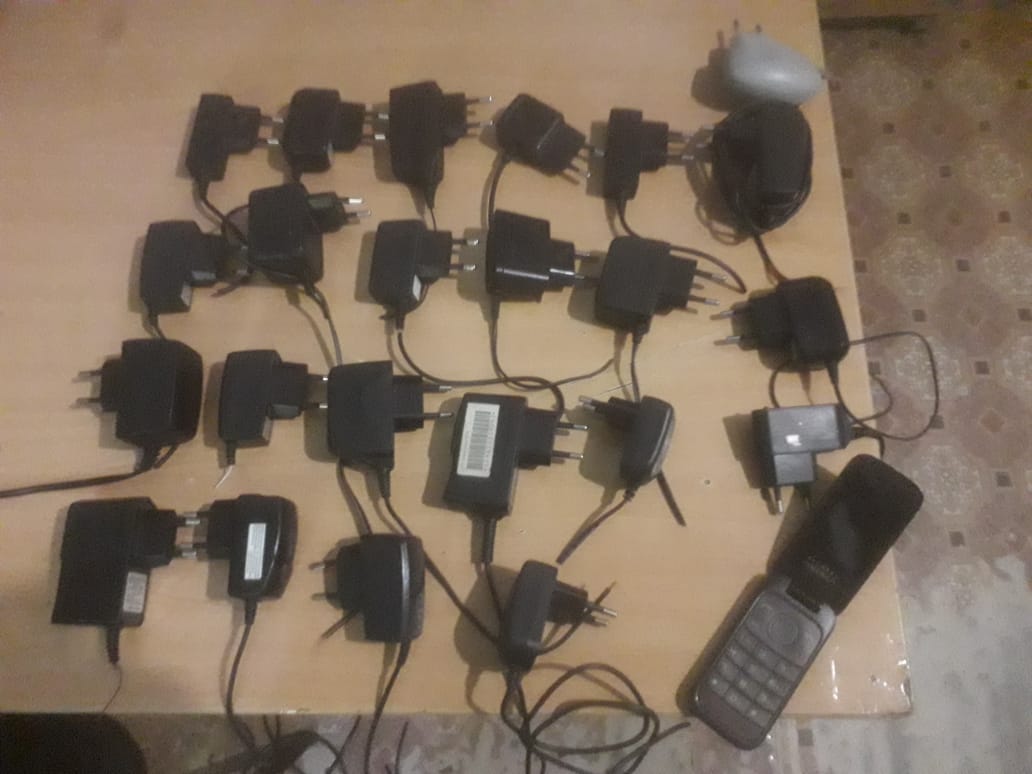 В колонию Сосьвы пытались передать телефон и 23 зарядных устройства
