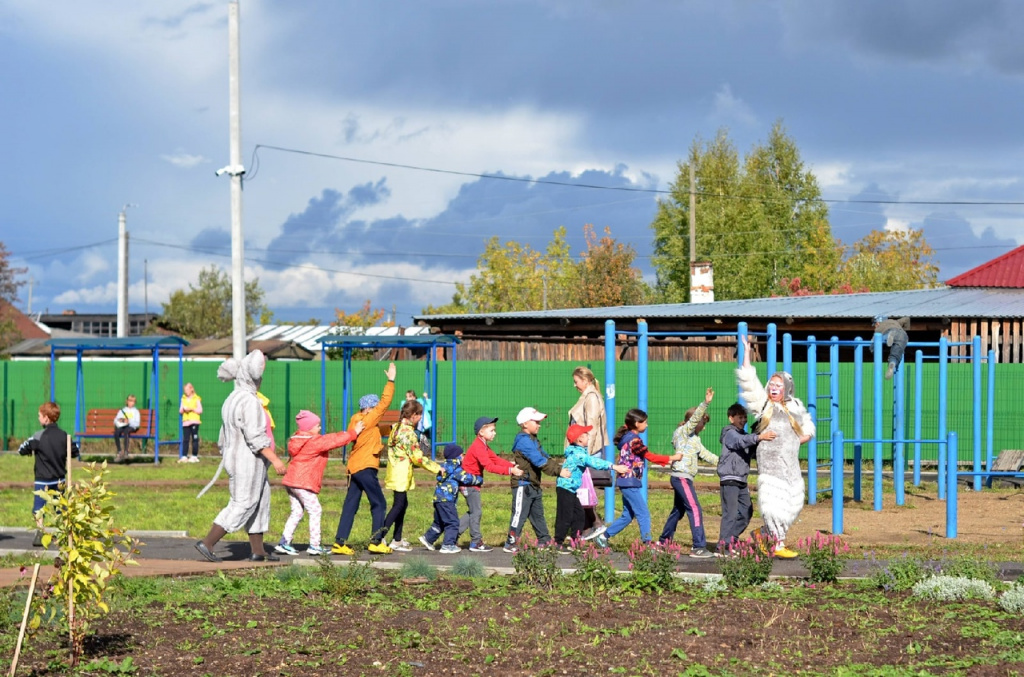 Для детей была проведена интерактивная экскурсия по парку. Фото: Владислав Седов