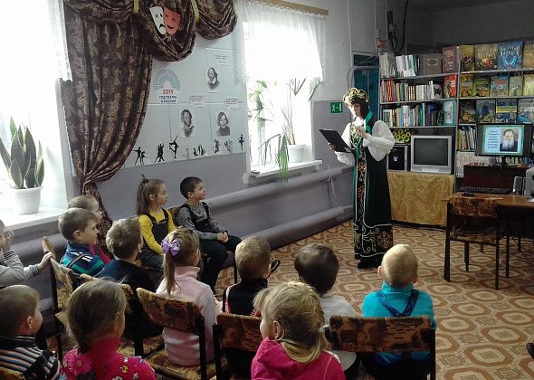В детской библиотеке Сосьвы прошел цикл литературных бесед «Заповедная страна Бажова»
