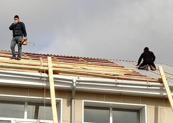 В сосьвинском детском саду ремонтируют крышу