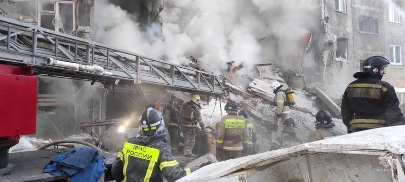 В пятиэтажке в Новосибирске произошел взрыв газа. Есть погибшие 