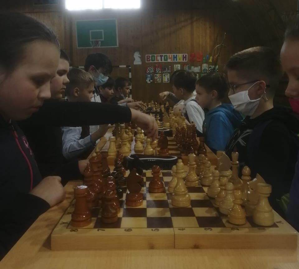 В Восточном за победу сразились юные шахматисты