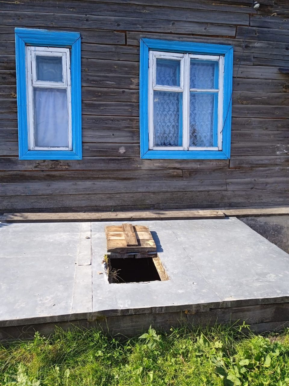 В квартире жительницы Сосьвы частично разрушилась стена: "Не знаю, как буду зимовать"