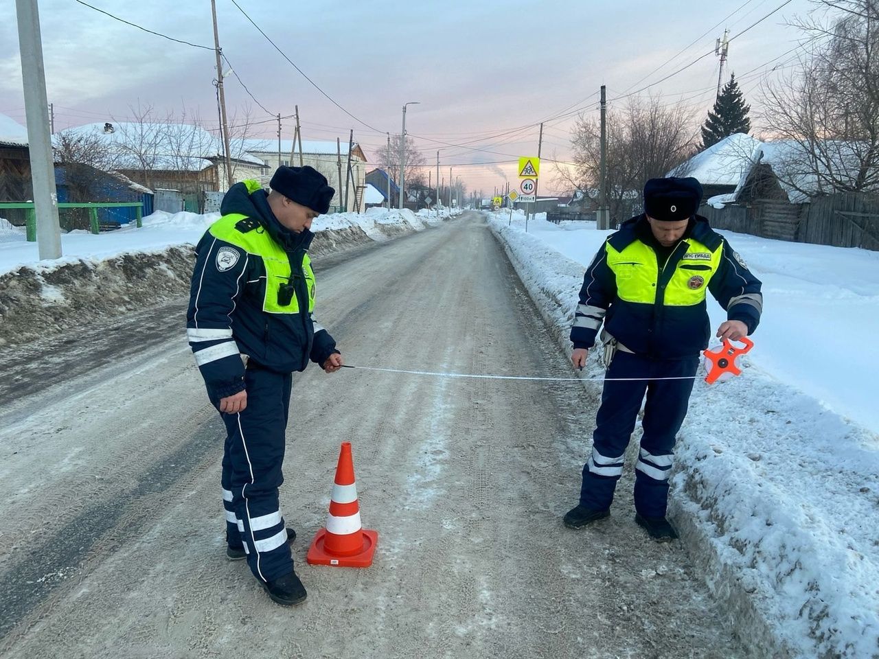В Сосьве произошло ДТП с участием подростка - девочка получила удар в лицо боковым зеркалом машины