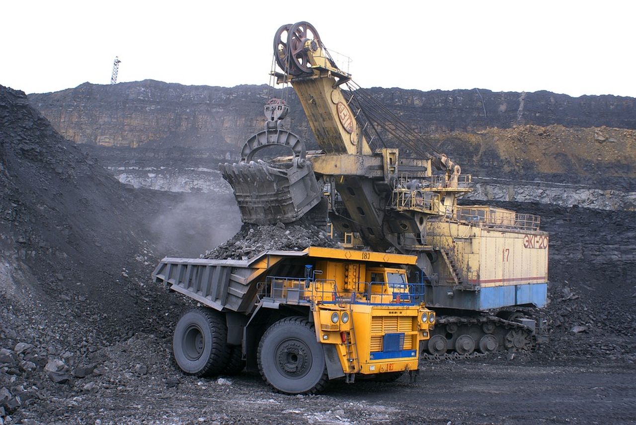 Управляющий компании "Сибуглемет" Ильдар Узбеков поддержал жителей Новокузнецка: экология важнее добычи угля