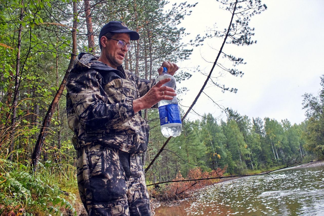 Рыбаки набрали мертвой воды