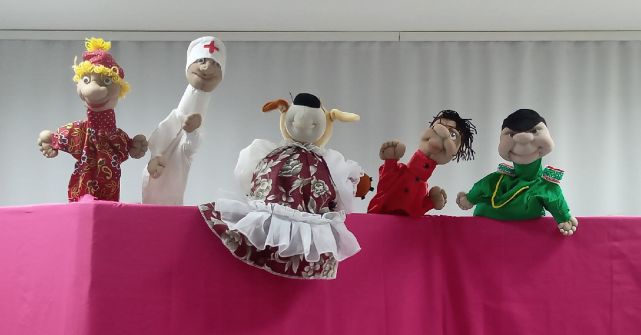 Перед Новым годом в музыкальной школе Восточного состоялось кукольное представление