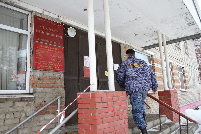 В Серове суд частично удовлетворил иск многодетной матери из Сосьвы. Квартиру, на которую она претендовала, ранее передали снохе депутата