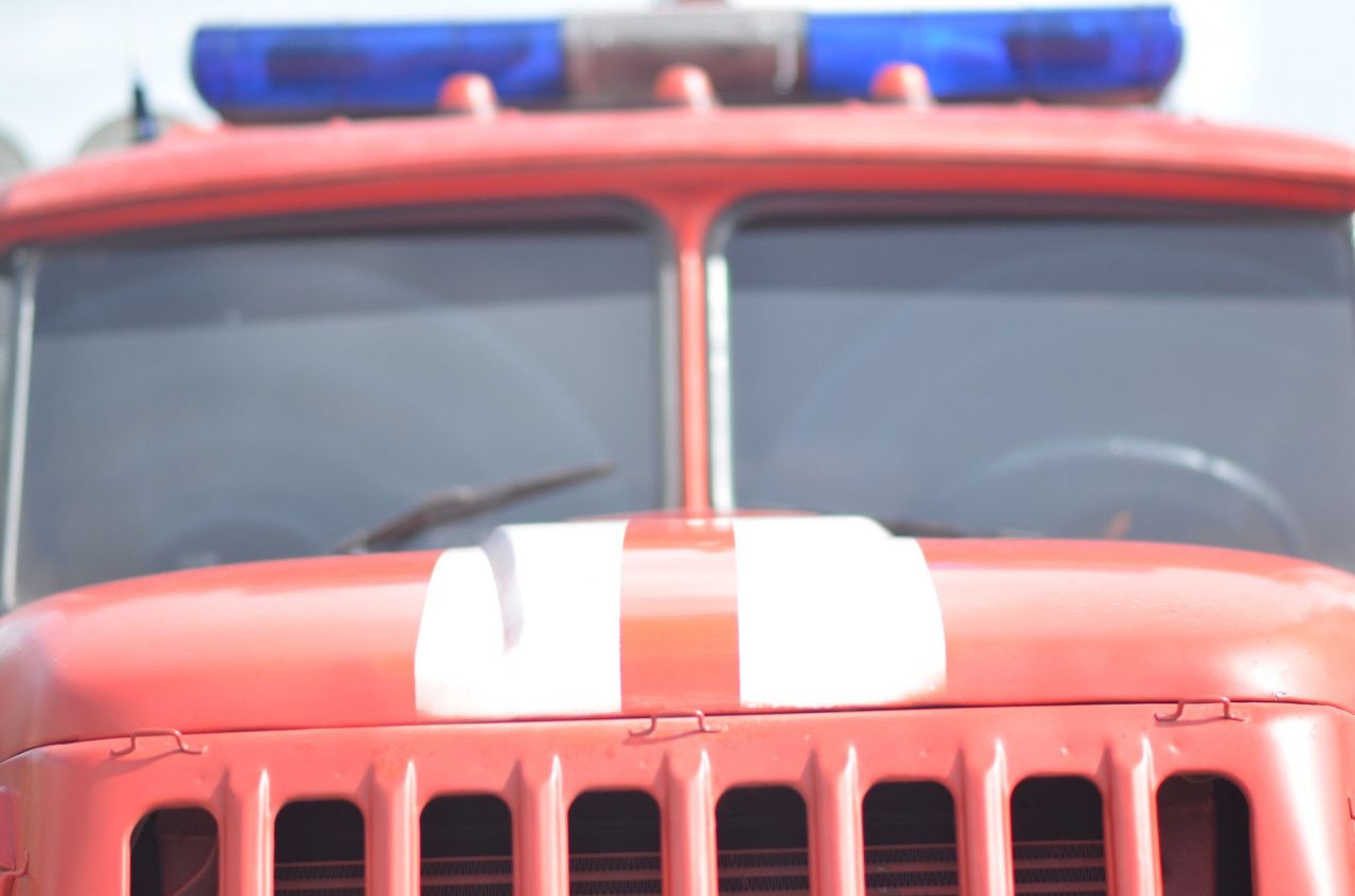 В романовскую школу вызывали огнеборцев - из-за "взорвавшейся" лампы