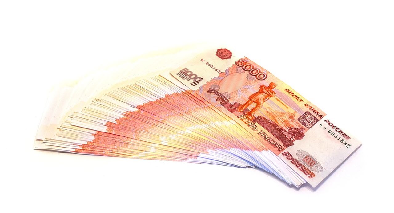 Росстат назвал количество россиян с официальной зарплатой свыше ₽1 млн