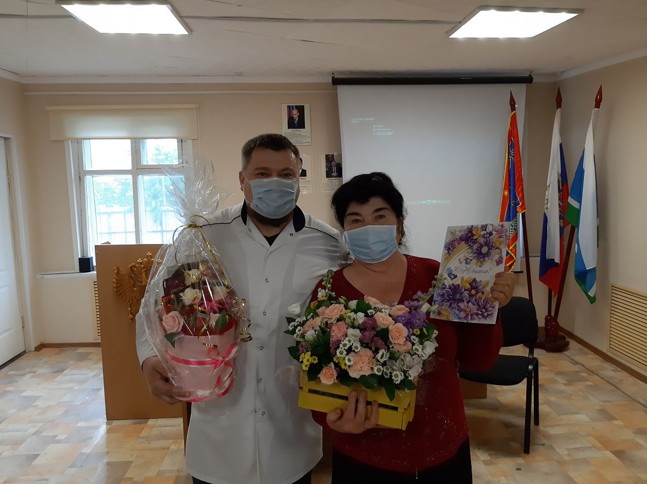 Директор ФСИН наградил фельдшера сосьвинской колонии медалью "За отличие в труде"