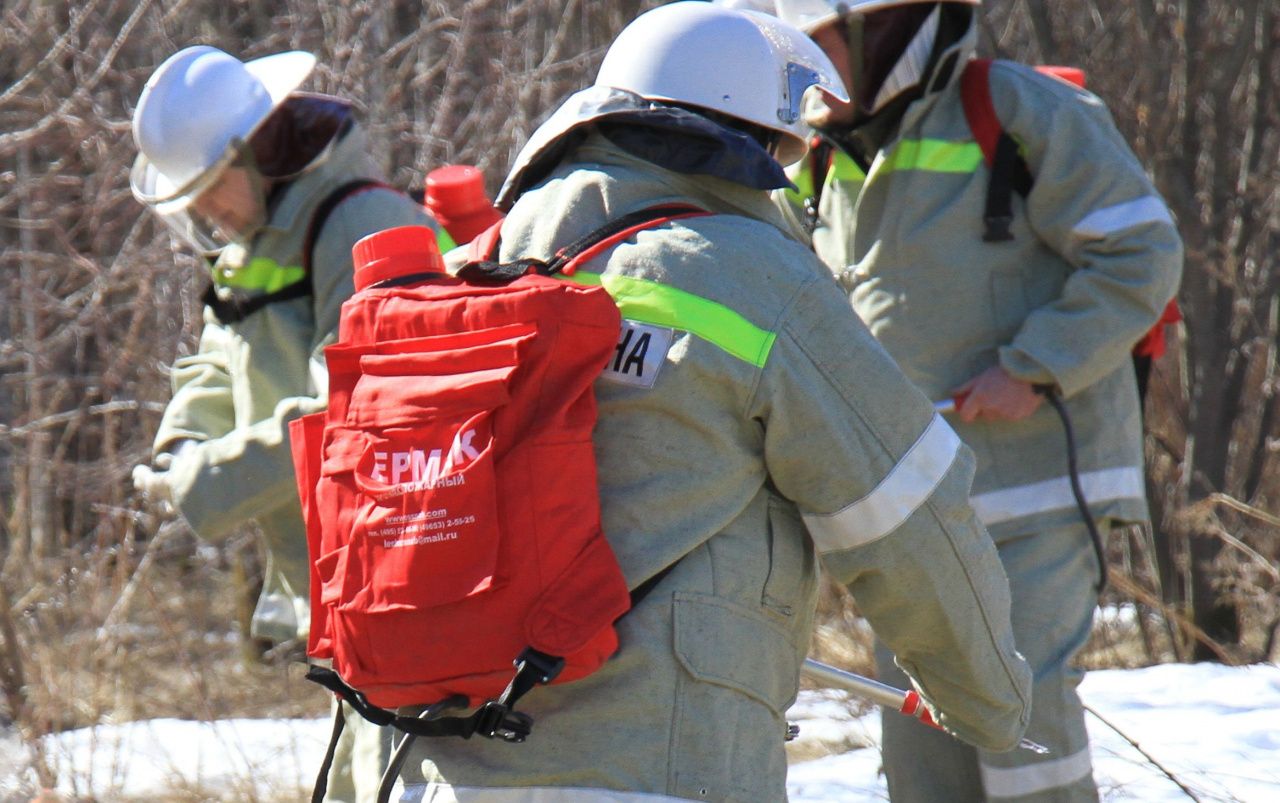 Власти Гарей закупают ранцевые огнетушители