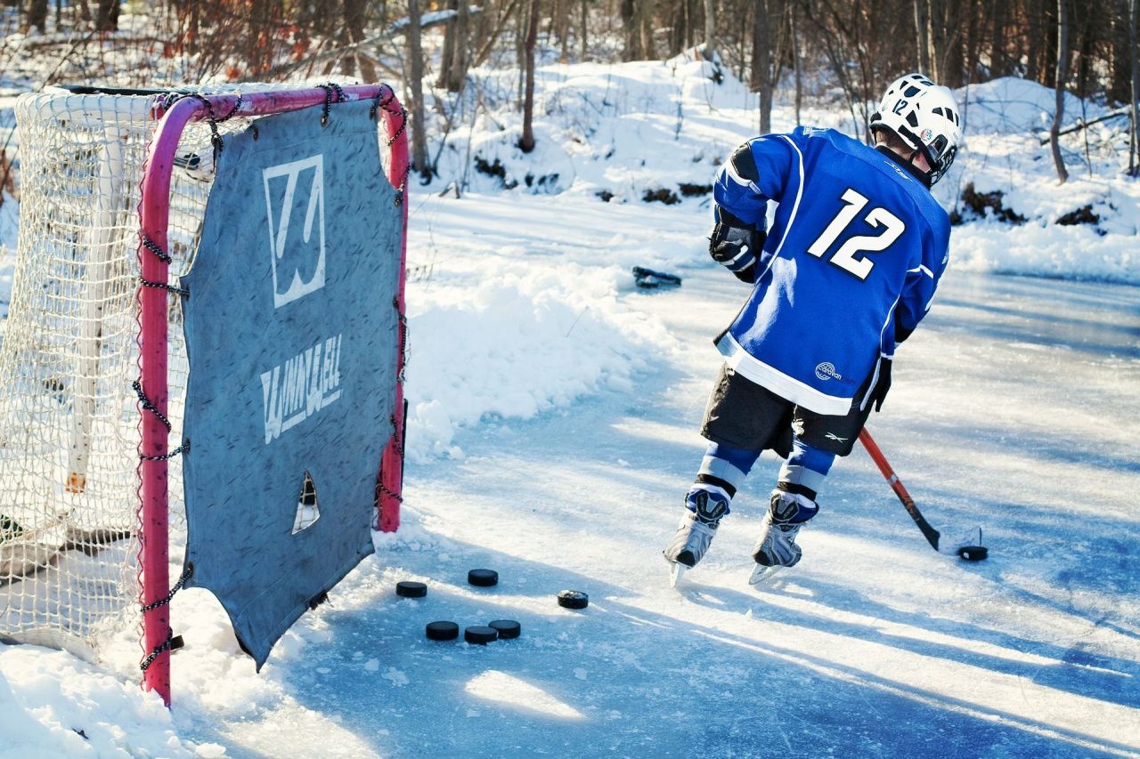 В выходные в Сосьве состоятся соревнования по хоккею и игры "Снежный ком"