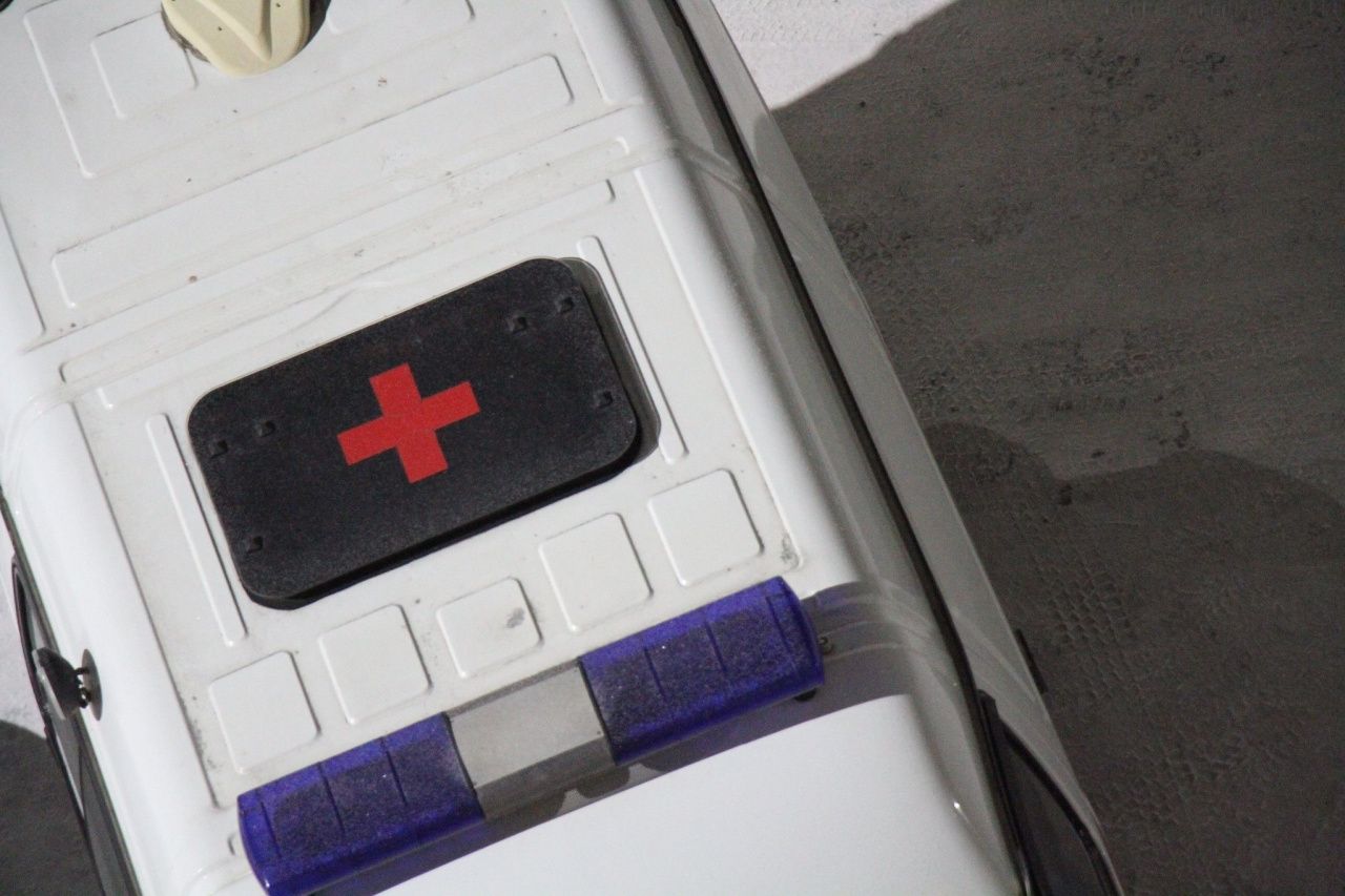 На трассе между Серовом и Сосьвой столкнулись два грузовика, пострадали два человека