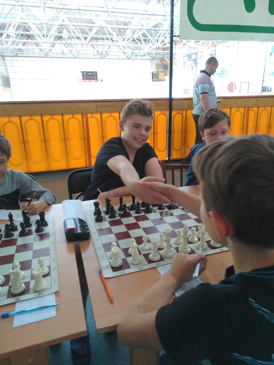 Юные шахматисты из Восточного играют в Реже