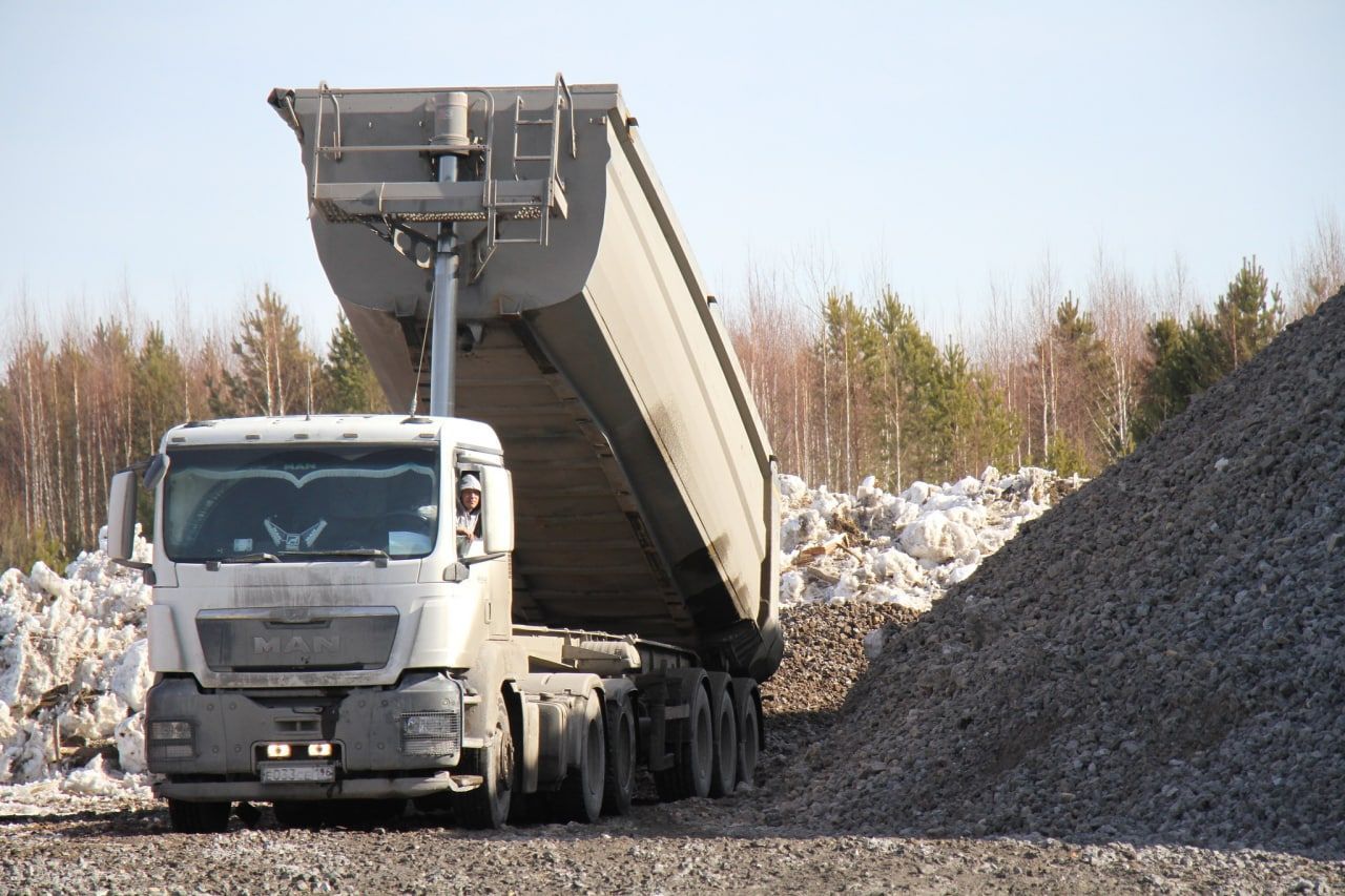 В шести населенных пунктах Сосьвинского горокруга отсыпят дороги. Для этого закупают 1406 тонн щебня