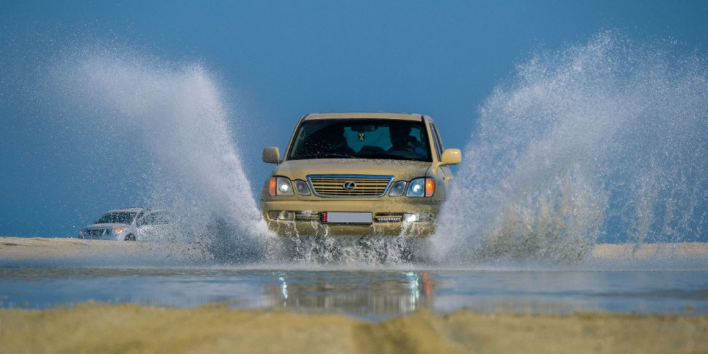 Аквапланирование: что это такое и чем мокрый асфальт опасен автомобилистам