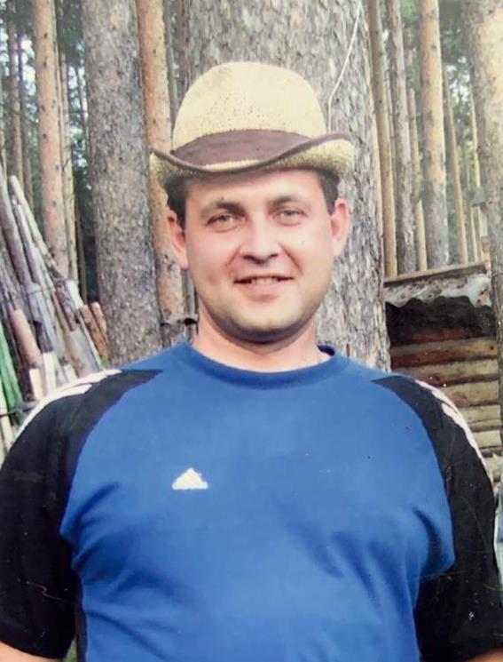 4 мая 2021 года около 18.30 Андрей Зуев уехал на автомобиле «Нива-Шевроле» черного цвета. Фото предоставлено полицией Серова 4 мая 2021 года около 18.30 Андрей Зуев уехал на автомобиле «Нива-Шевроле» черного цвета. Фото предоставлено полицией Серова