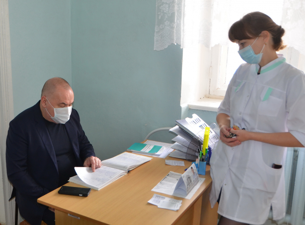 Министра здравоохранения Андрей Карлов побывал в Восточном. Фото: Департамент информационной политики