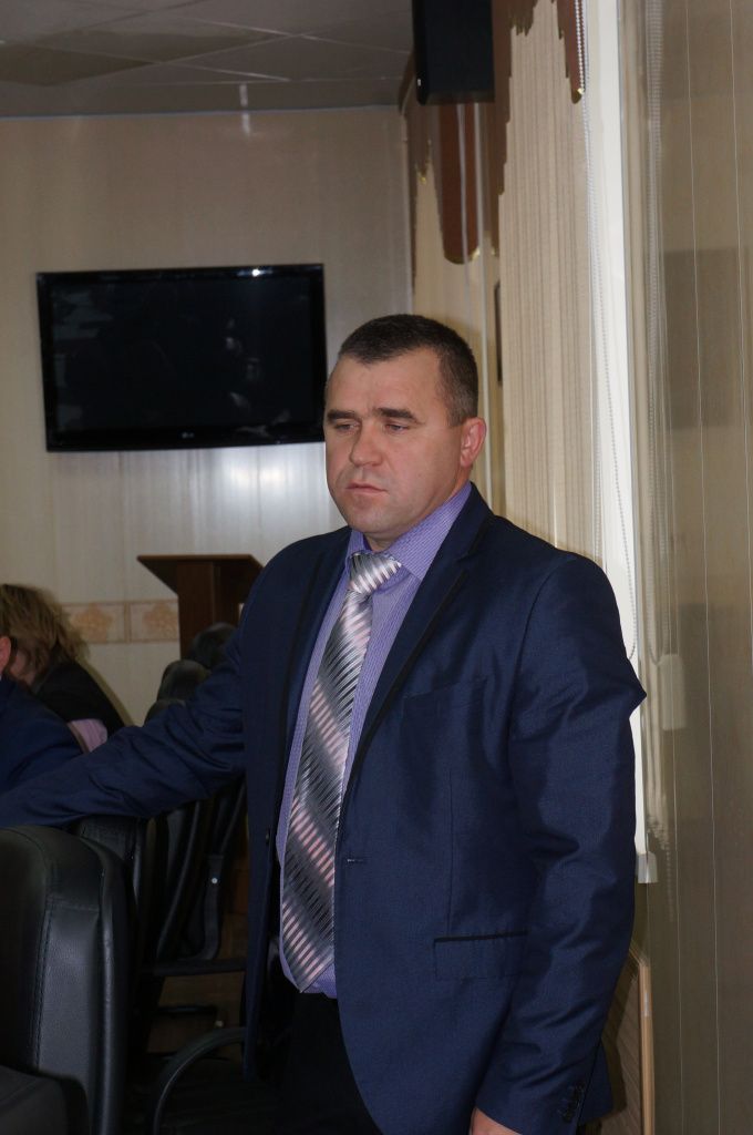 Виктор Мельников признается, что пошел в депутаты, чтобы принести пользу округу. Фото: Мария Чекарова, архив "Глобуса"