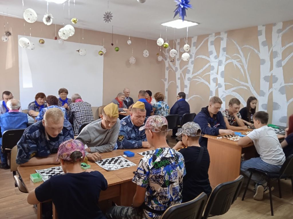 Участники шашечного турнира. Фото: Лариса Греф