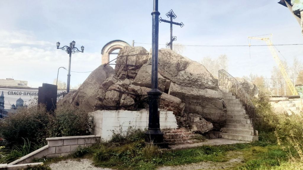 Святые развалины взорванного храма-мученика. Фото: Андрей Гребенкин, «Глобус»