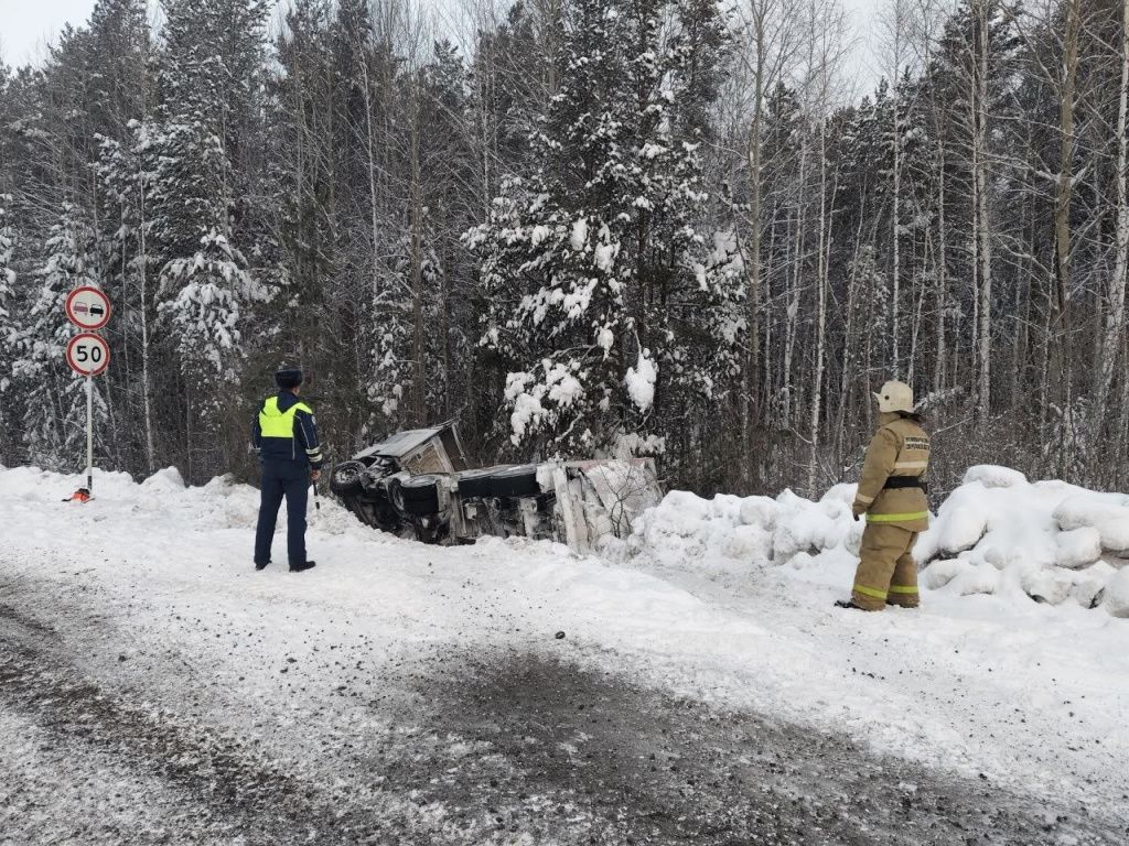 В результате ДТП произошла незначительная разгерметизация цистерны. Фото: Госавтоинспекция Серова