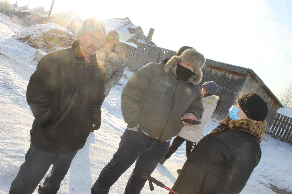 Возмущение ситуацией жители Красноглинного высказали журналистам "Глобуса". Фото: Мария Чекарова, "Глобус"