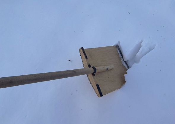 Мэрия Гарей рекомендовала жителям организовать очистку крыш зданий от снега и льда