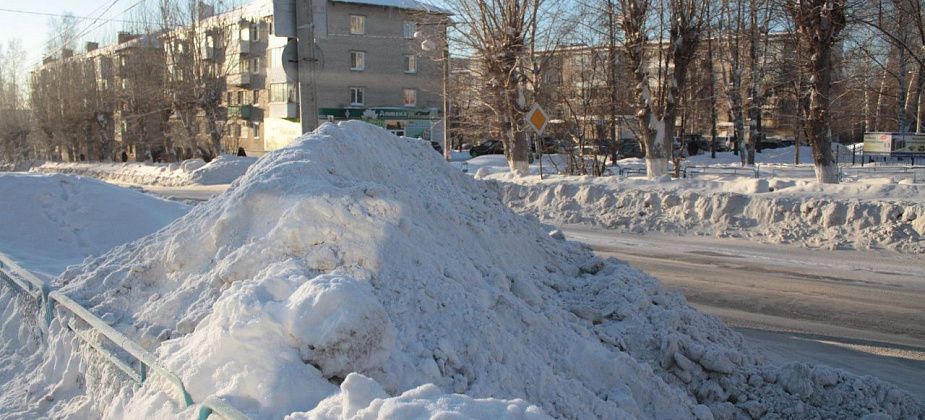Серовчан, сосьвинцев и гаринцев просят сообщать про опасные горки, выходящие на проезжую часть дорог