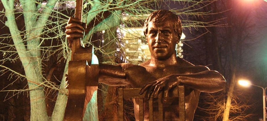 Сегодня Владимиру Высоцкому исполнилось бы 85 лет. Интересные факты о поэте, музыканте и актере