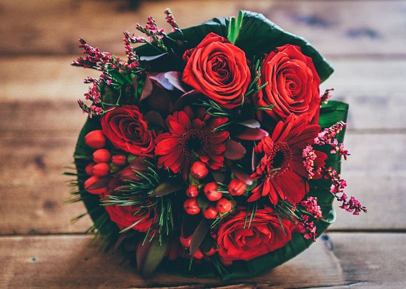 Как подарить цветы девушке оригинально: 5 необычных способов преподнести букет