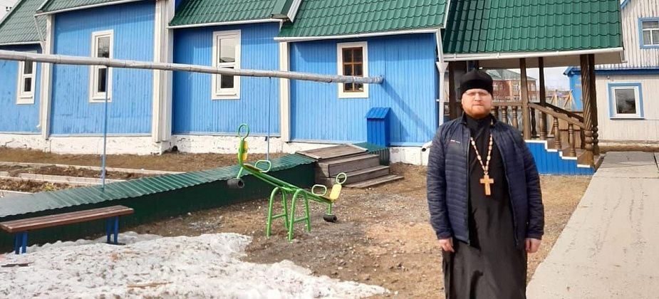 “Добрый день, братья. Солнца вам в хату!”. Настоятель сосьвинского храма во имя Николая Чудотворца рассказал о тюремном служении