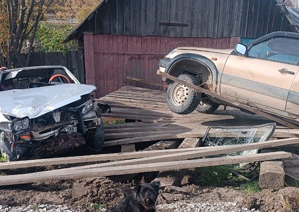 Под Гарями пьяный водитель не справился с «Окой» и въехал в припаркованный «Шевроле». Пострадала пассажирка