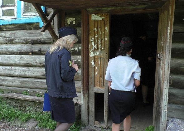 Полицейские Серова и Сосьвы навестили должников