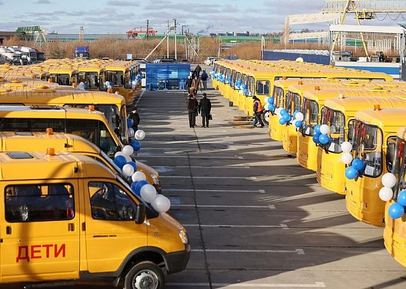 Свердловские школы получили 37 новых школьных автобусов