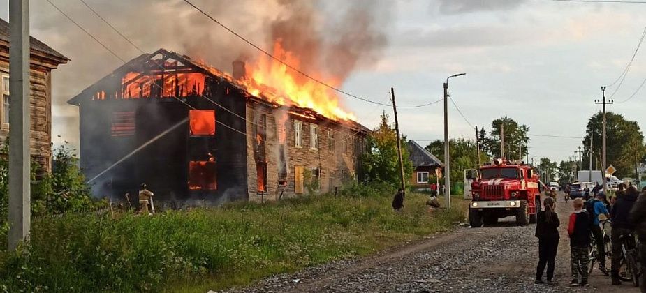 В Сосьве случился пожар площадью 250 квадратных метров. Горел барак