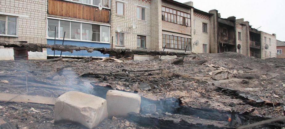 В Сосьве восстановят многоквартирный дом, который пострадал в пожаре весной 2023 года