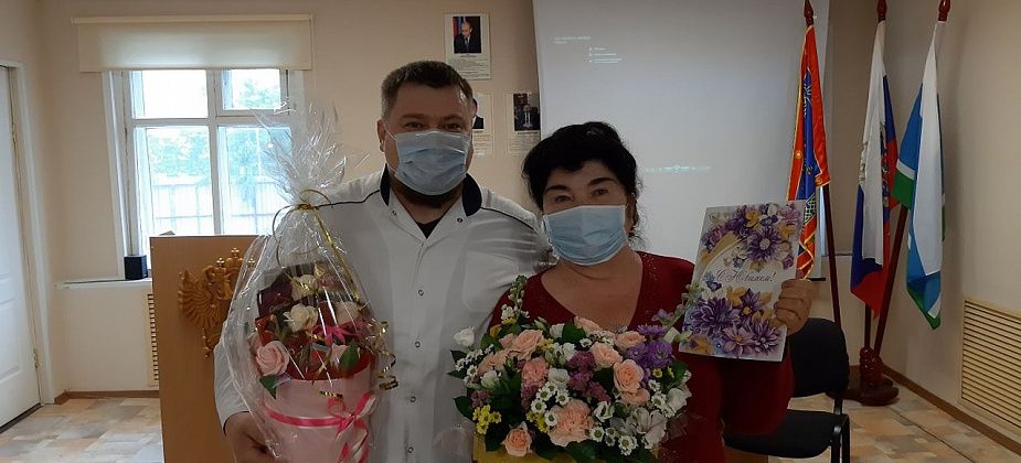 Директор ФСИН наградил фельдшера сосьвинской колонии медалью "За отличие в труде"