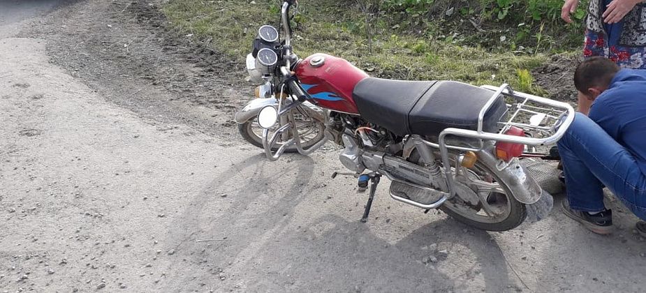 В Сосьве водительница KIA Rio не пропустила мопед на перекрестке. Водитель мопеда госпитализирован в Серов