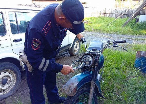 В Гарях бесправный подросток на мотоцикле столкнулся с животным и попал в больницу