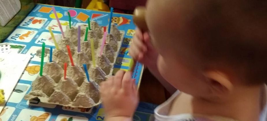 Чтобы развивать ребенка, не нужно тратить много денег. «Умные игрушки» можно делать самим