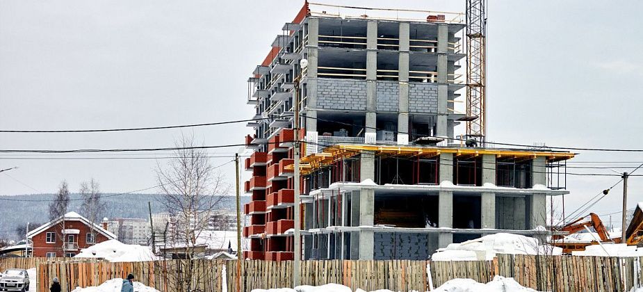 Евгений Куйвашев объявил о планах по переселению из аварийного жилья 6 тысяч человек в 2023 году