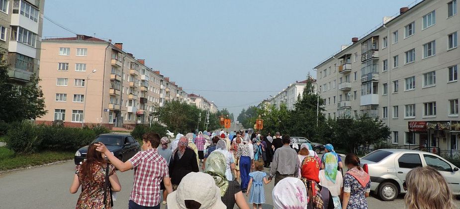 Евгений Куйвашев отменил крестный ход в Царские дни