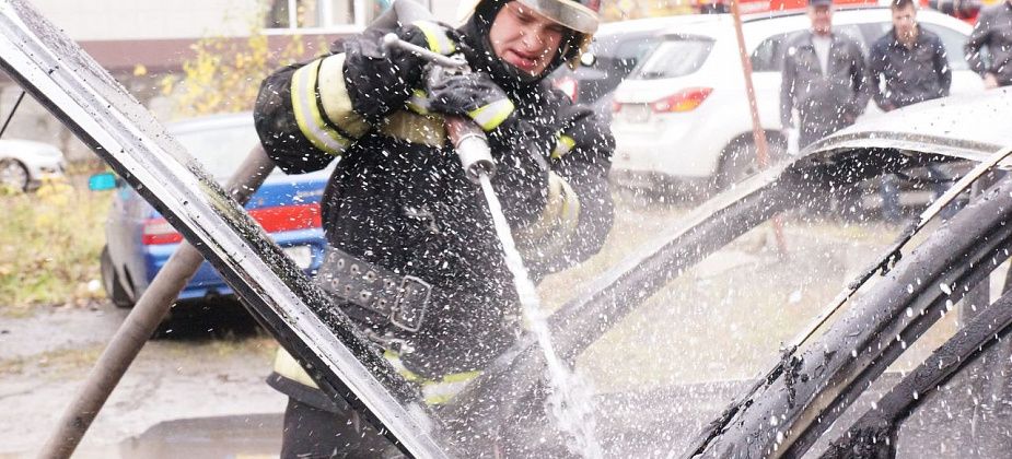 У председателя комитета ЖКХ администрации сгорела машина. Сожгли?