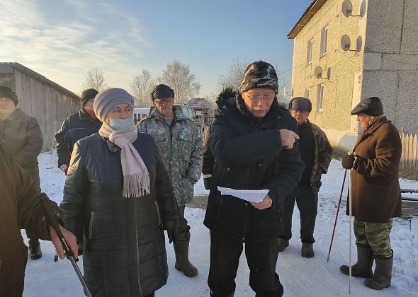 “Вызывайте катафалк!”. Жители поселка под Серовом негодуют из-за закрытия “неотложки” и обращаются к губернатору
